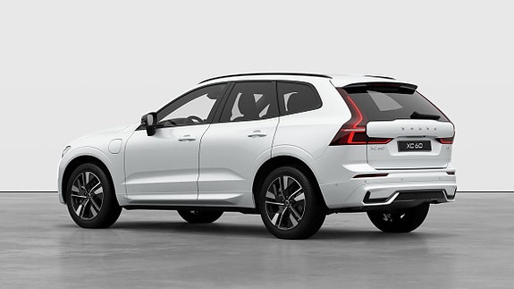 Volvo XC60 8 of 30