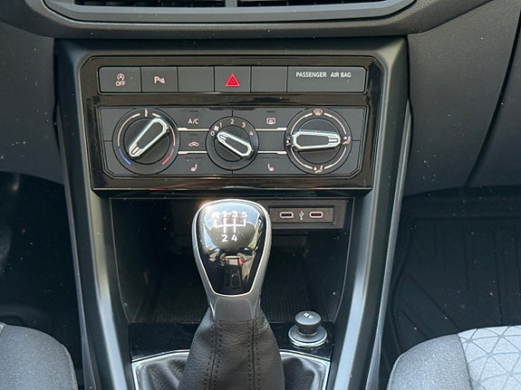 Volkswagen T-Cross 17 of 19