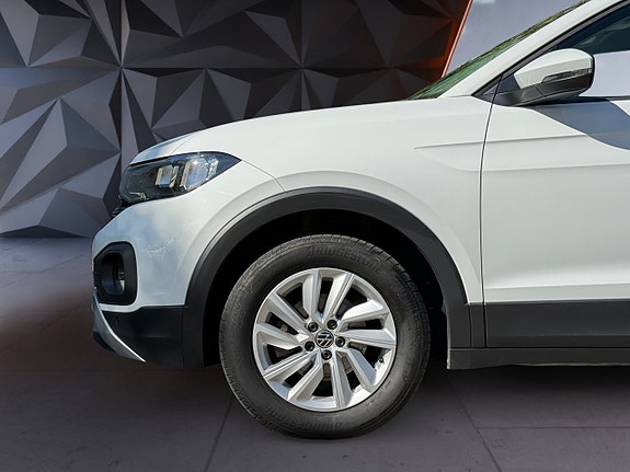 Volkswagen T-Cross 8 of 19