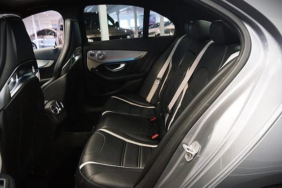 Mercedes-Benz C63 28 of 28
