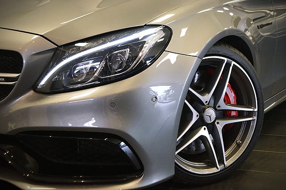 Mercedes-Benz C63 7 of 28
