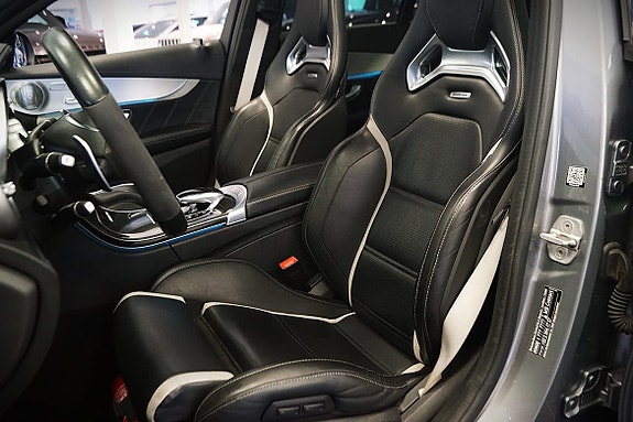Mercedes-Benz C63 23 of 28