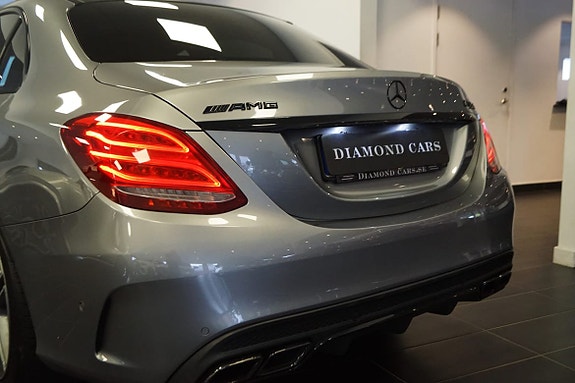 Mercedes-Benz C63 4 of 28