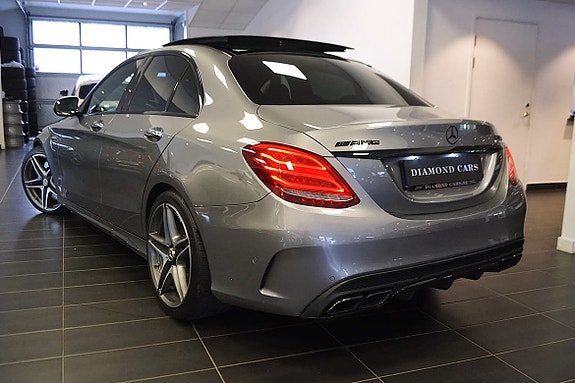 Mercedes-Benz C63 5 of 28