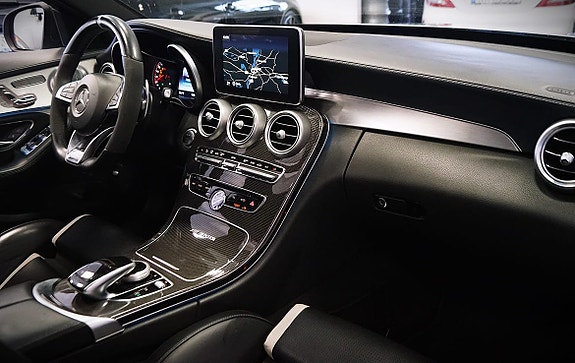 Mercedes-Benz C63 22 of 28