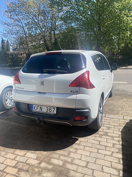 Peugeot 3008 2 of 7