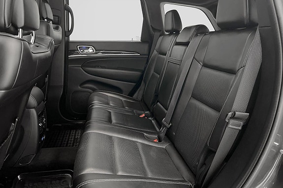 Jeep Grand Cherokee 13 of 21