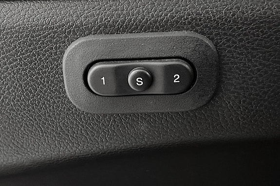Jeep Grand Cherokee 12 of 21