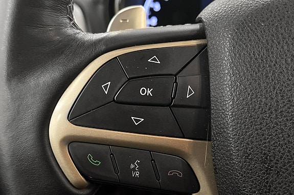 Jeep Grand Cherokee 14 of 21