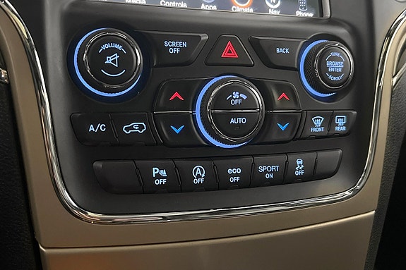 Jeep Grand Cherokee 18 of 21