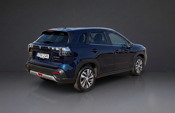 Suzuki S-Cross 7 of 8