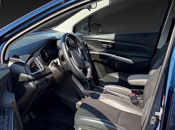 Suzuki S-Cross 4 of 8