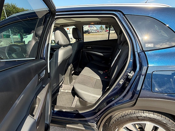 Suzuki S-Cross 5 of 8