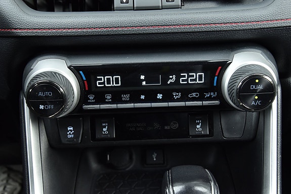 Toyota RAV4 18 of 29