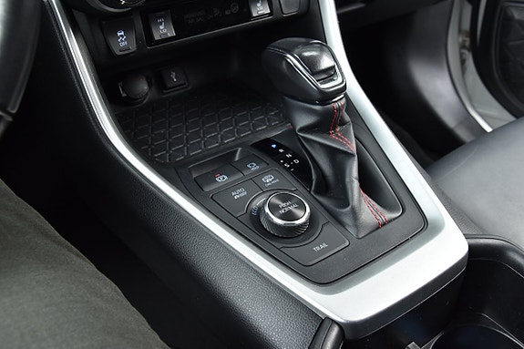 Toyota RAV4 17 of 29