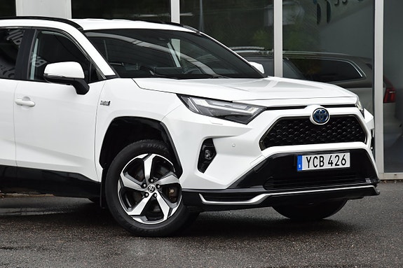Toyota RAV4 3 of 29