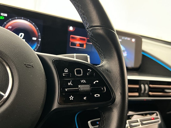 Mercedes-Benz EQC400 21 of 30