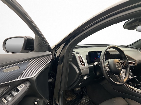 Mercedes-Benz EQC400 12 of 30