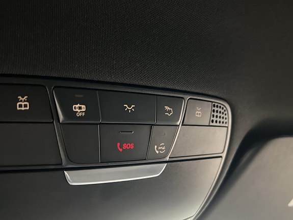 Mercedes-Benz EQC400 28 of 30