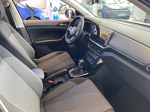 Volkswagen T-Cross 4 of 6