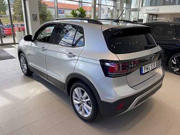 Volkswagen T-Cross 2 of 6