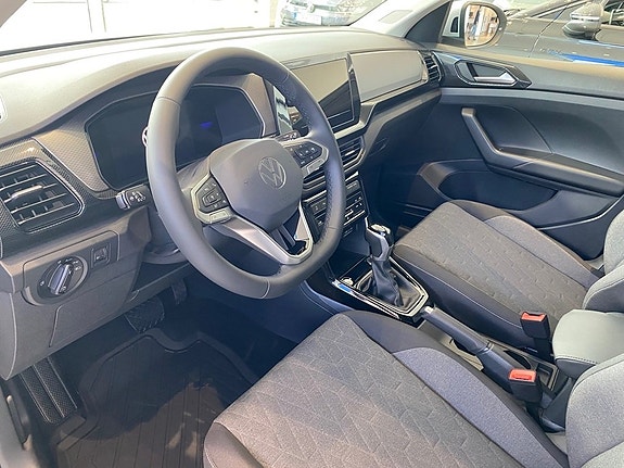 Volkswagen T-Cross 3 of 6