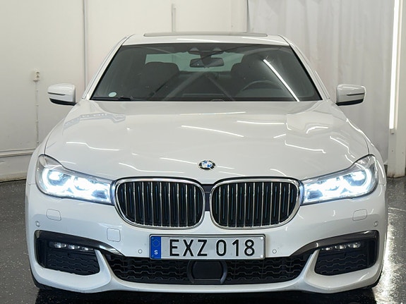 BMW 740e 2 of 25
