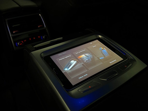 BMW 740e 14 of 25