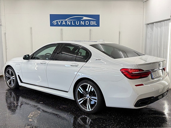 BMW 740e 5 of 25