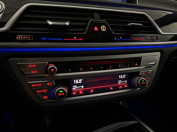 BMW 740e 12 of 25