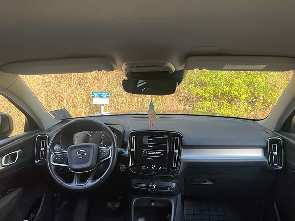 Volvo XC40 8 of 9