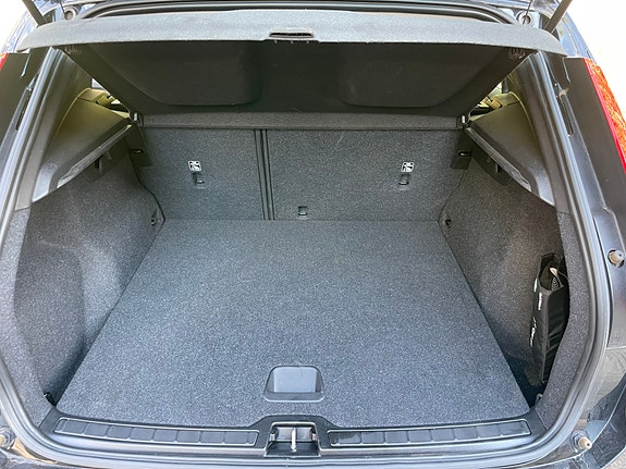 Volvo XC40 9 of 9