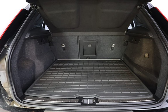 Volvo XC40 10 of 23
