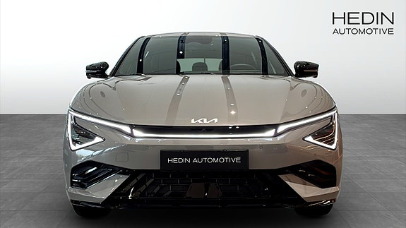 Kia EV6 8 of 10