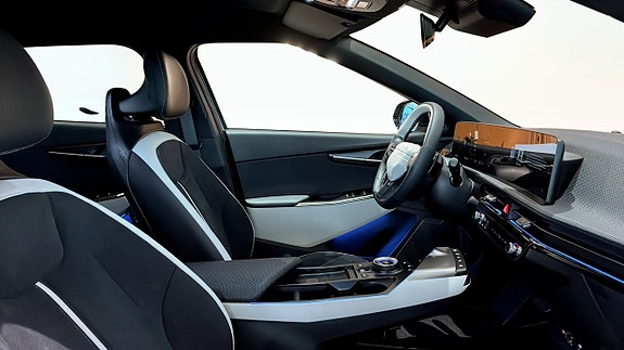 Kia EV6 3 of 10