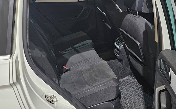 Volkswagen Tiguan 10 of 14