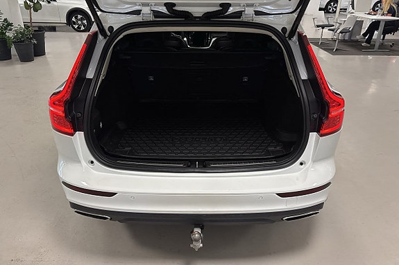 Volvo V60 Cross Country 7 of 9