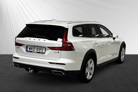 Volvo V60 Cross Country 3 of 9