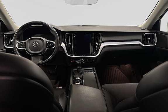 Volvo V60 Cross Country 5 of 9