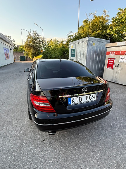 Mercedes-Benz C220 8 of 14