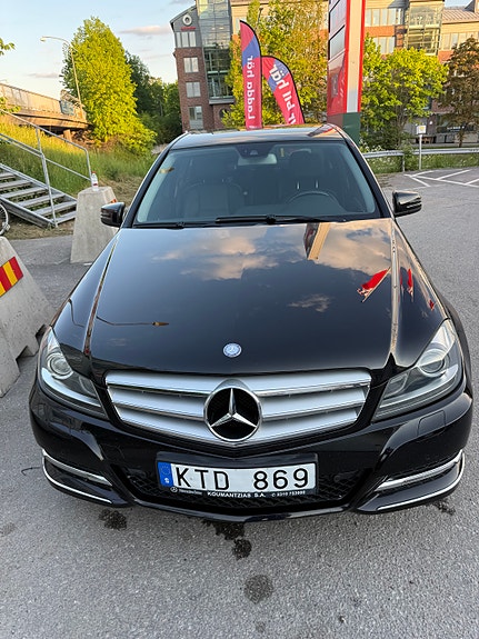 Mercedes-Benz C220 3 of 14
