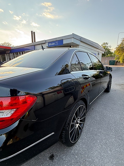 Mercedes-Benz C220 9 of 14