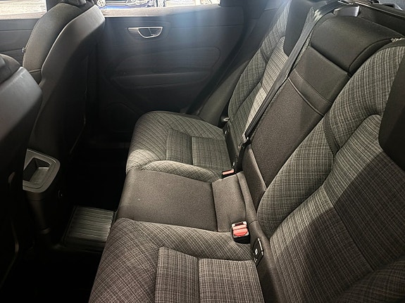 Volvo XC60 10 of 21