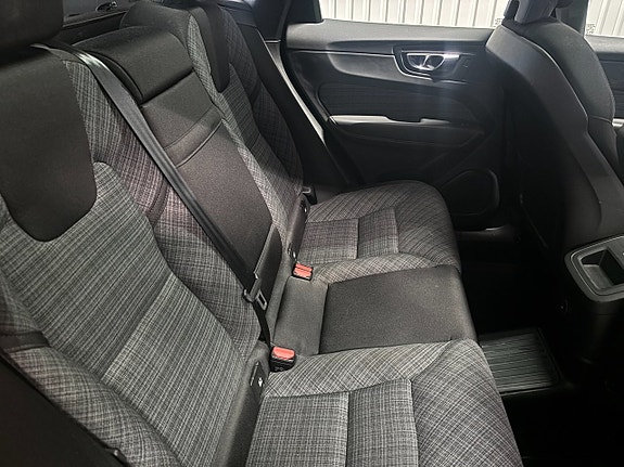 Volvo XC60 11 of 21
