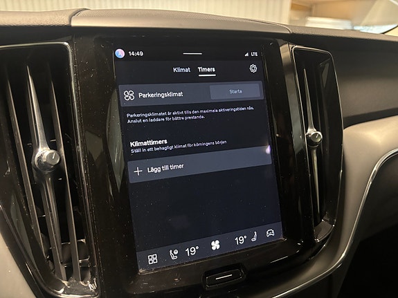 Volvo XC60 15 of 21