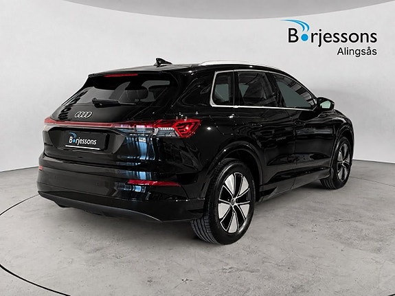 Audi Q4 e-tron 3 of 10