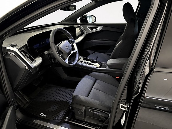 Audi Q4 e-tron 8 of 10