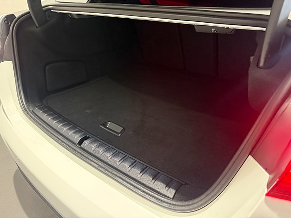 BMW 218d 5 of 17