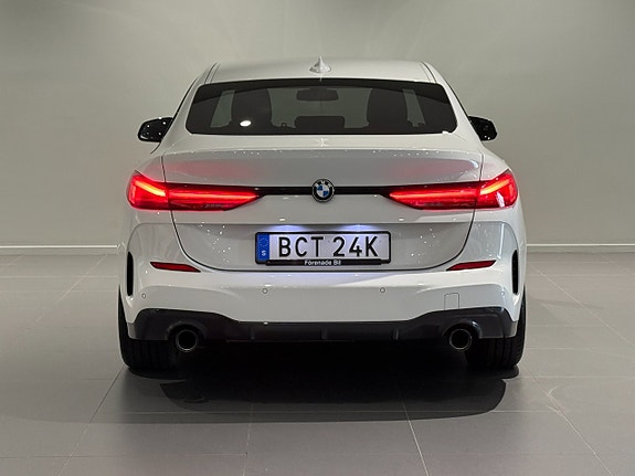 BMW 218d 4 of 17