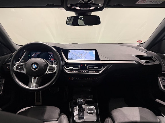 BMW 218d 11 of 17